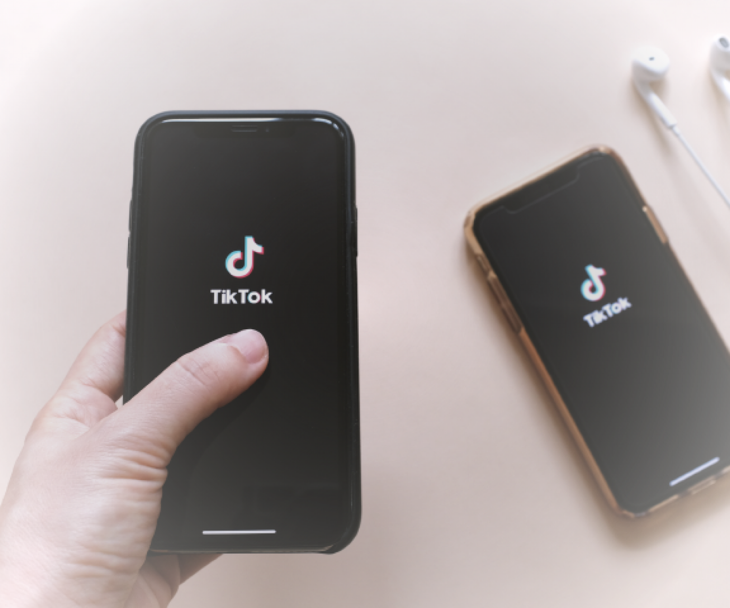 TikTok es sin duda, una de las redes sociales más comentadas en este año, y quizás la de mayor popularidad para promocionar negocios.